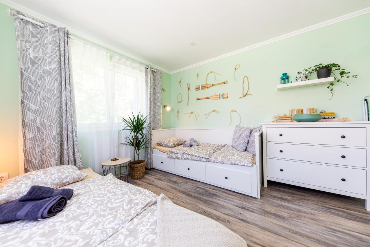 Berrybay Holidayhome บาลาตอนเคเรสตูร์ ภายนอก รูปภาพ
