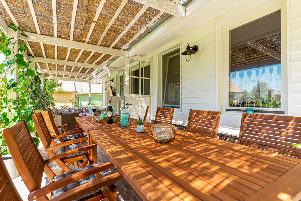 Berrybay Holidayhome บาลาตอนเคเรสตูร์ ภายนอก รูปภาพ