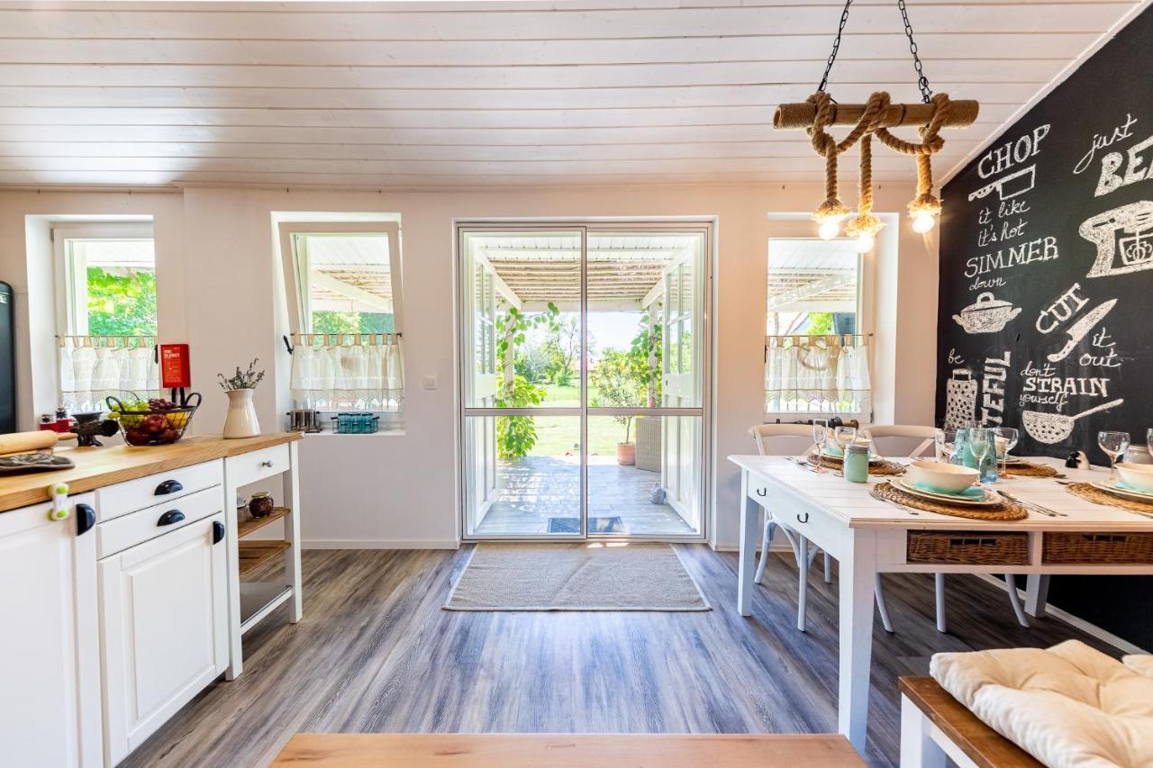 Berrybay Holidayhome บาลาตอนเคเรสตูร์ ภายนอก รูปภาพ