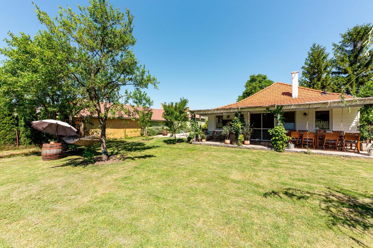 Berrybay Holidayhome บาลาตอนเคเรสตูร์ ภายนอก รูปภาพ